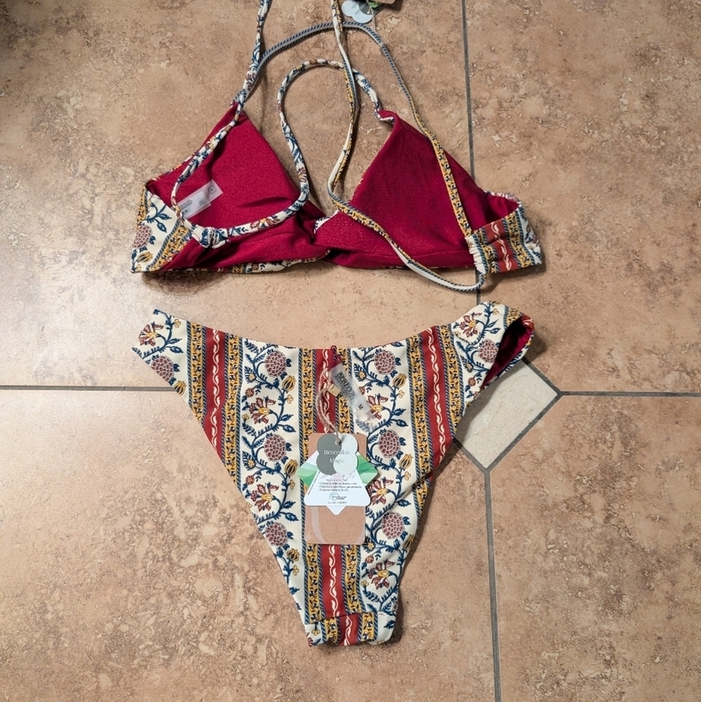 Berlook / New With Tags / Medium / Bohemian Style. Reversible burgundy inside. - Picture 2 of 2